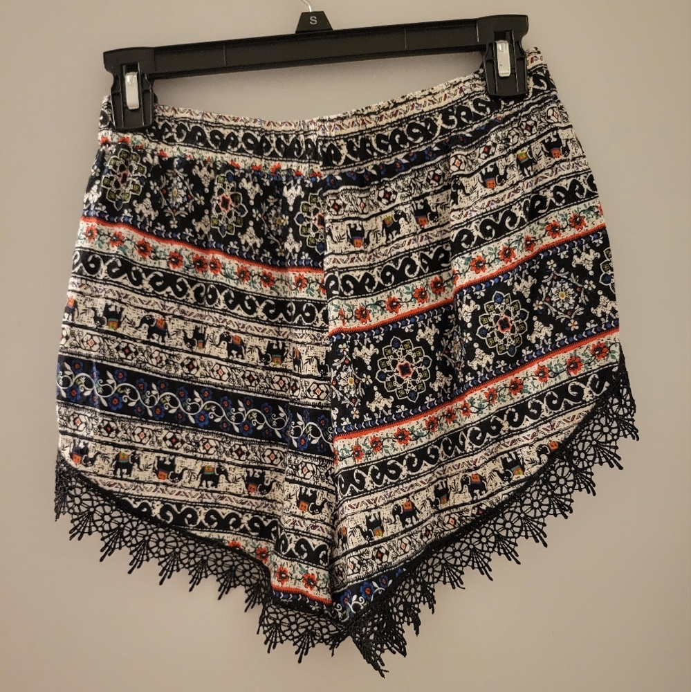 Aztec Style Shorts - Picture 3 of 3